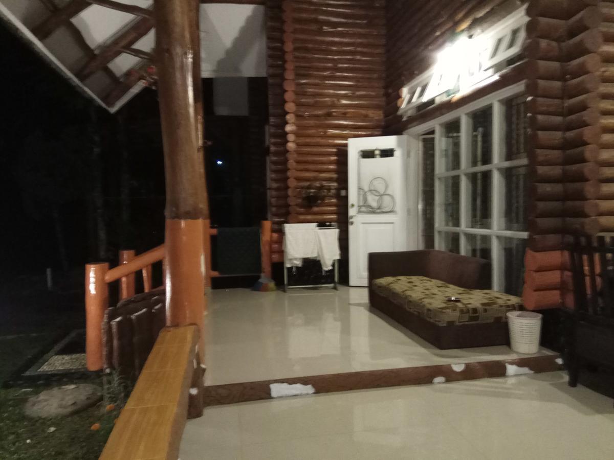 Vila Kota Bunga Private Pool Puncak Bagian luar foto