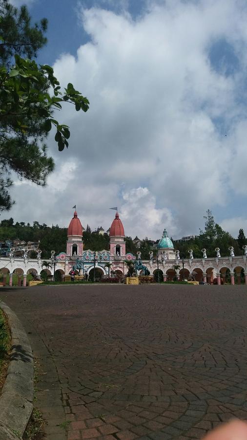 Vila Kota Bunga Private Pool Puncak Bagian luar foto