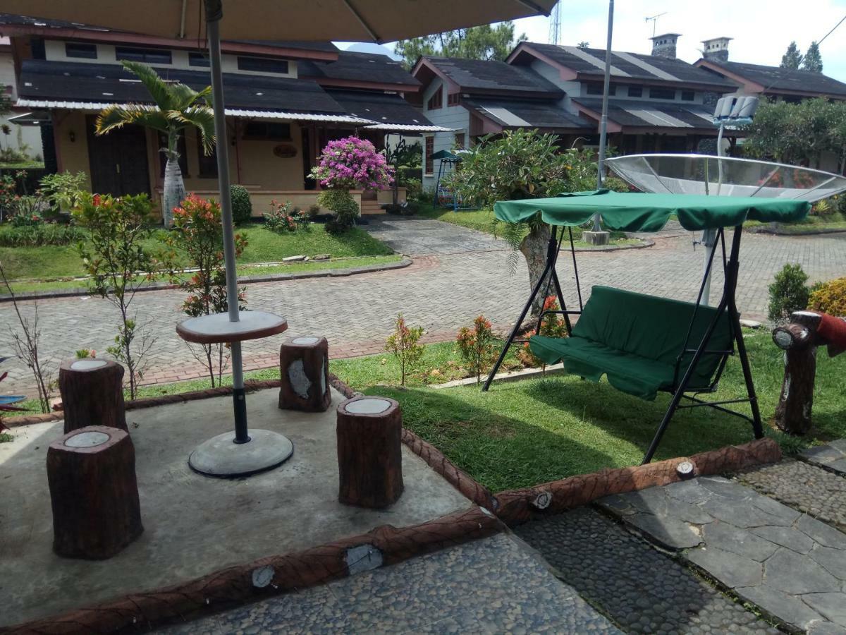 Vila Kota Bunga Private Pool Puncak Bagian luar foto